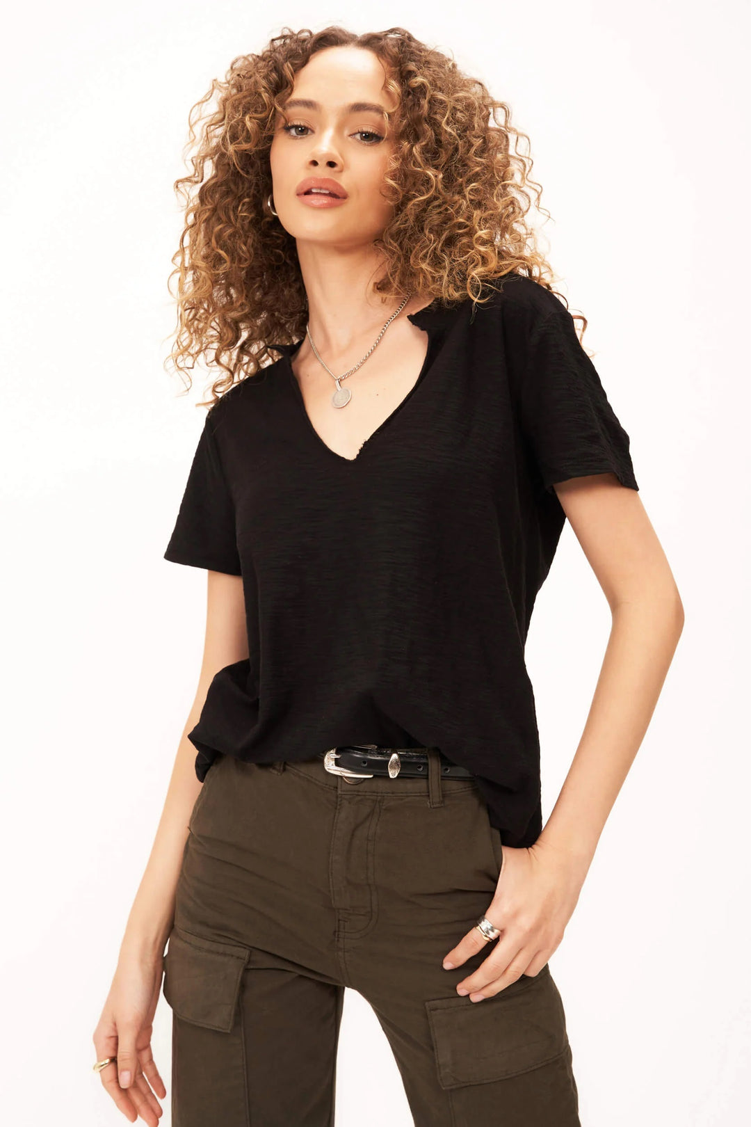 PLATA NOTCHED TEE-BLACK - Kingfisher Road - Online Boutique