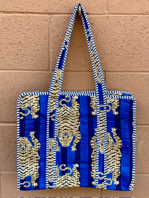 QUILTED TOTE WITH TIGER PRINT