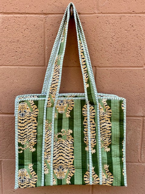 QUILTED TOTE WITH TIGER PRINT