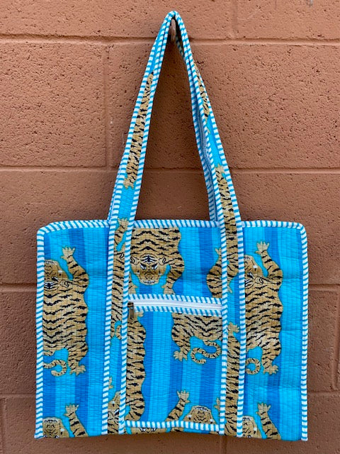 QUILTED TOTE WITH TIGER PRINT