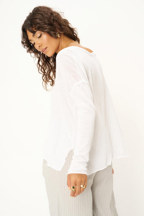 MAE TEXTURED V-NECK LONGSLEEVE-WHITE