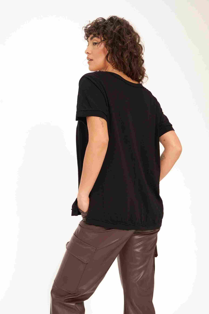 KNOCKOUT V NECK TEE - BLACK - Kingfisher Road - Online Boutique