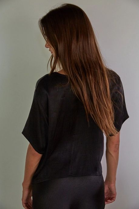 WOVEN SHORT SLEEVE TOP-BLACK