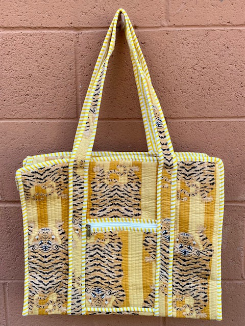 QUILTED TOTE WITH TIGER PRINT