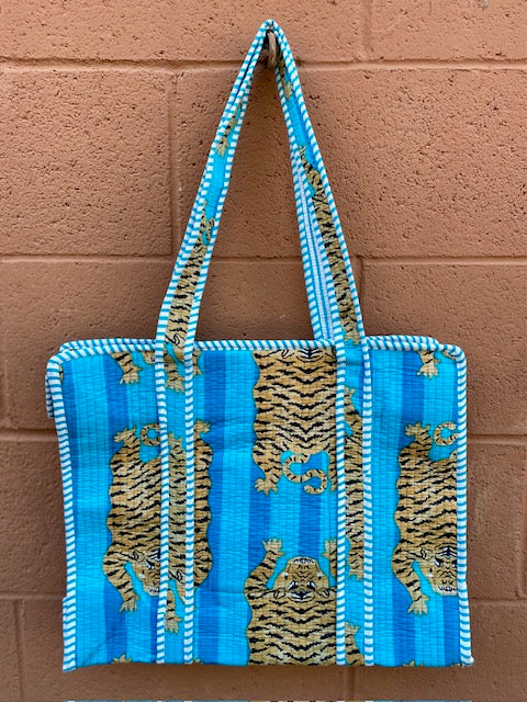 QUILTED TOTE WITH TIGER PRINT