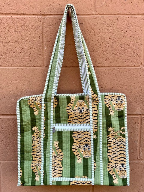 QUILTED TOTE WITH TIGER PRINT