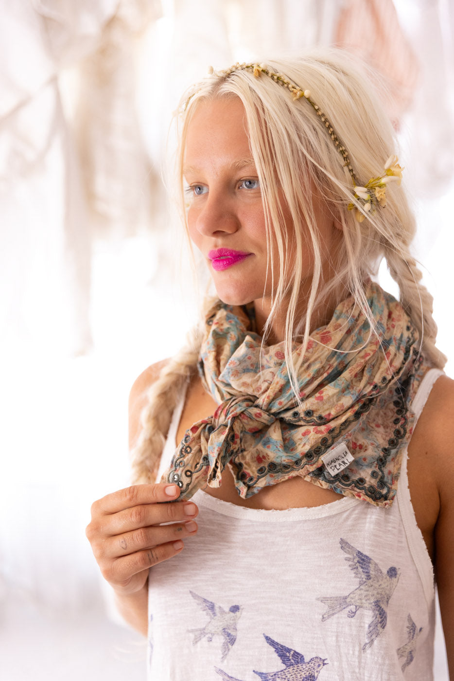 SCALLOP EDGE ERA SCARF-CASSIA