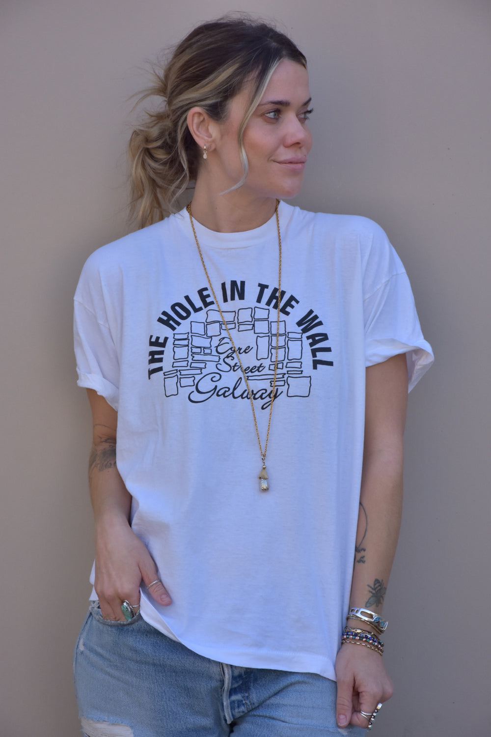 THE HOLE IN THE WALL VINTAGE TEE - Kingfisher Road - Online Boutique