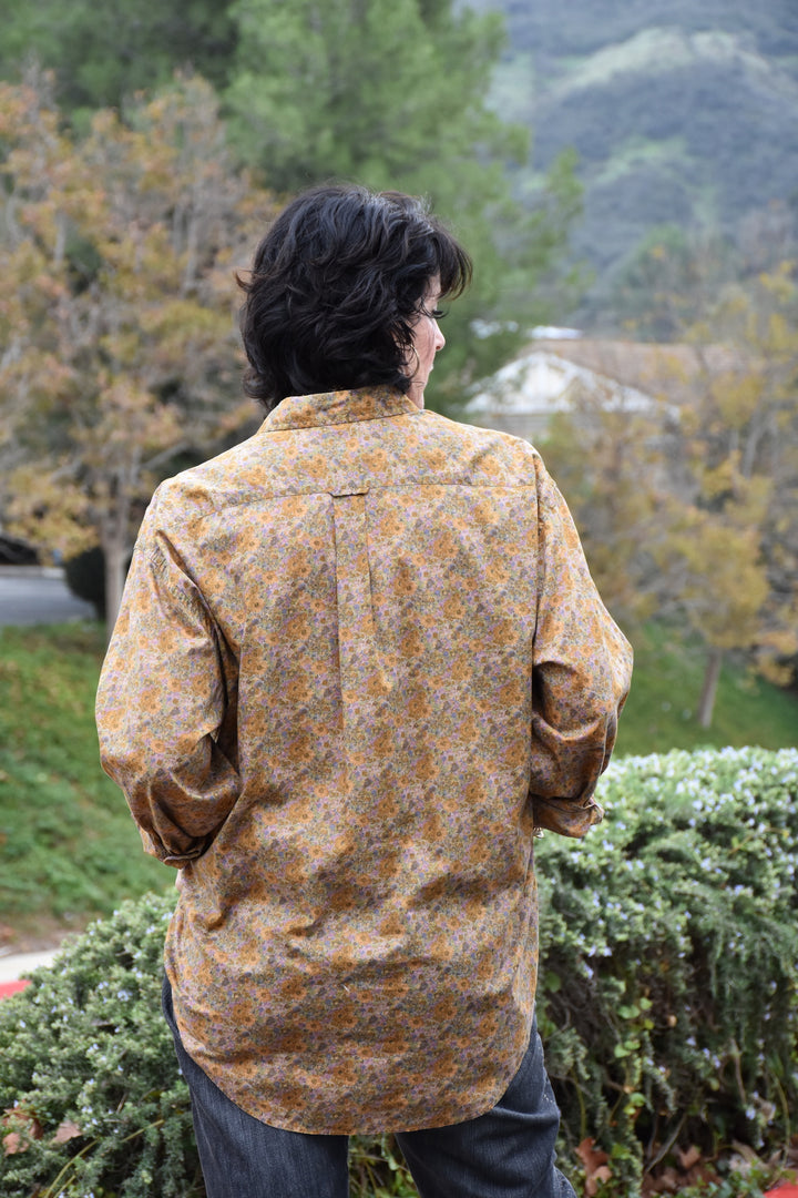 BEE TIME BUTTON DOWN