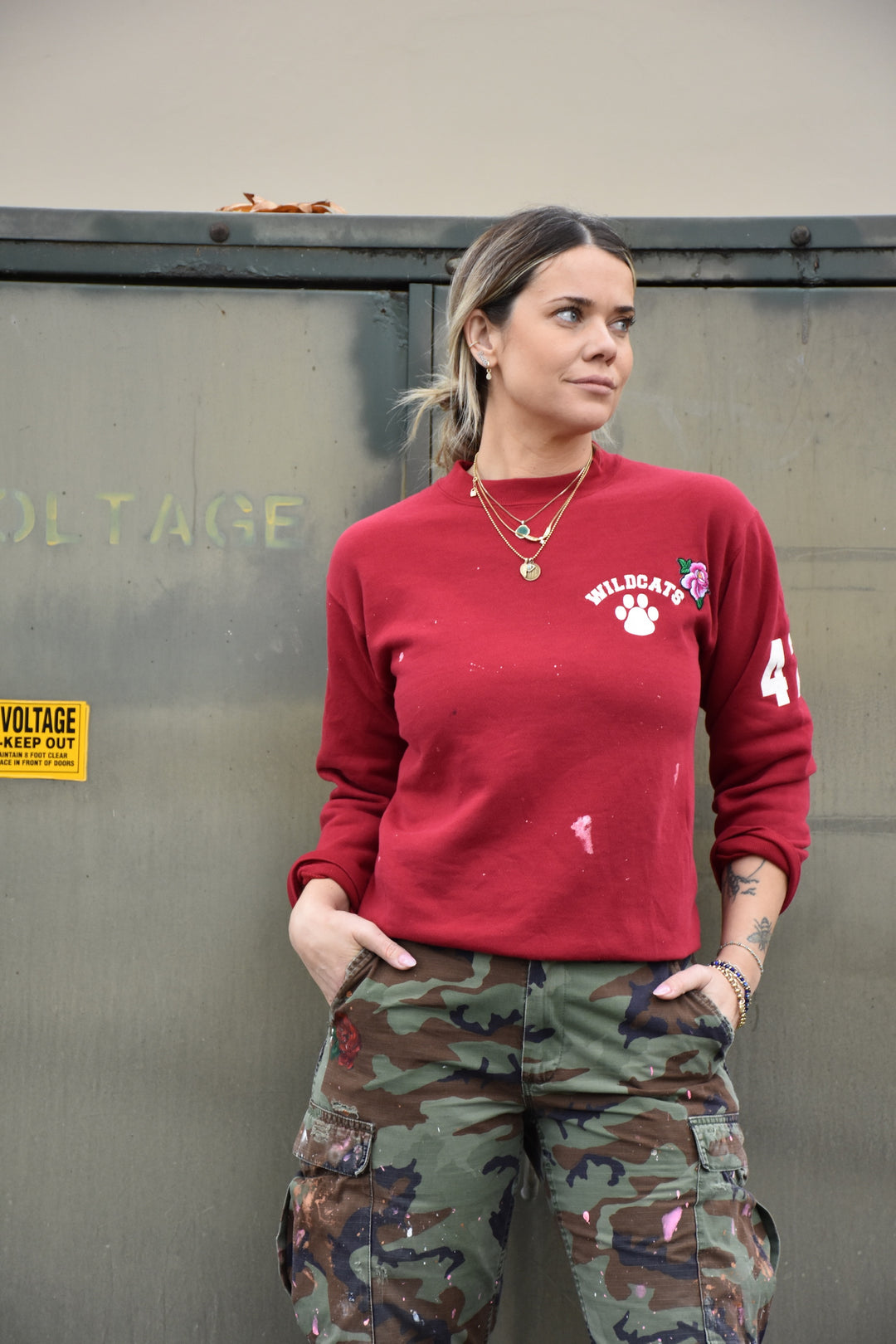 WILDCATS SWEATSHIRT-SIZE MEDIUM