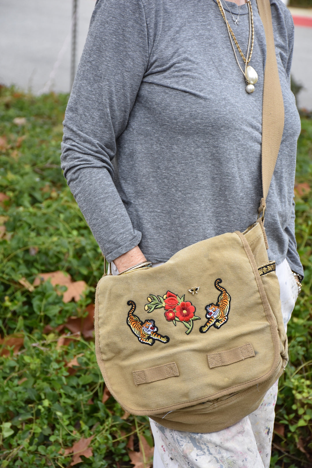 TIGERS & ROSES CROSSBODY BAG