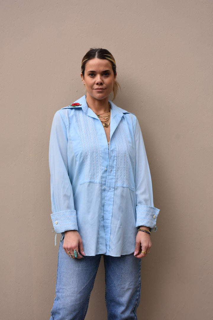 TUXEDO ROSE BUTTON DOWN