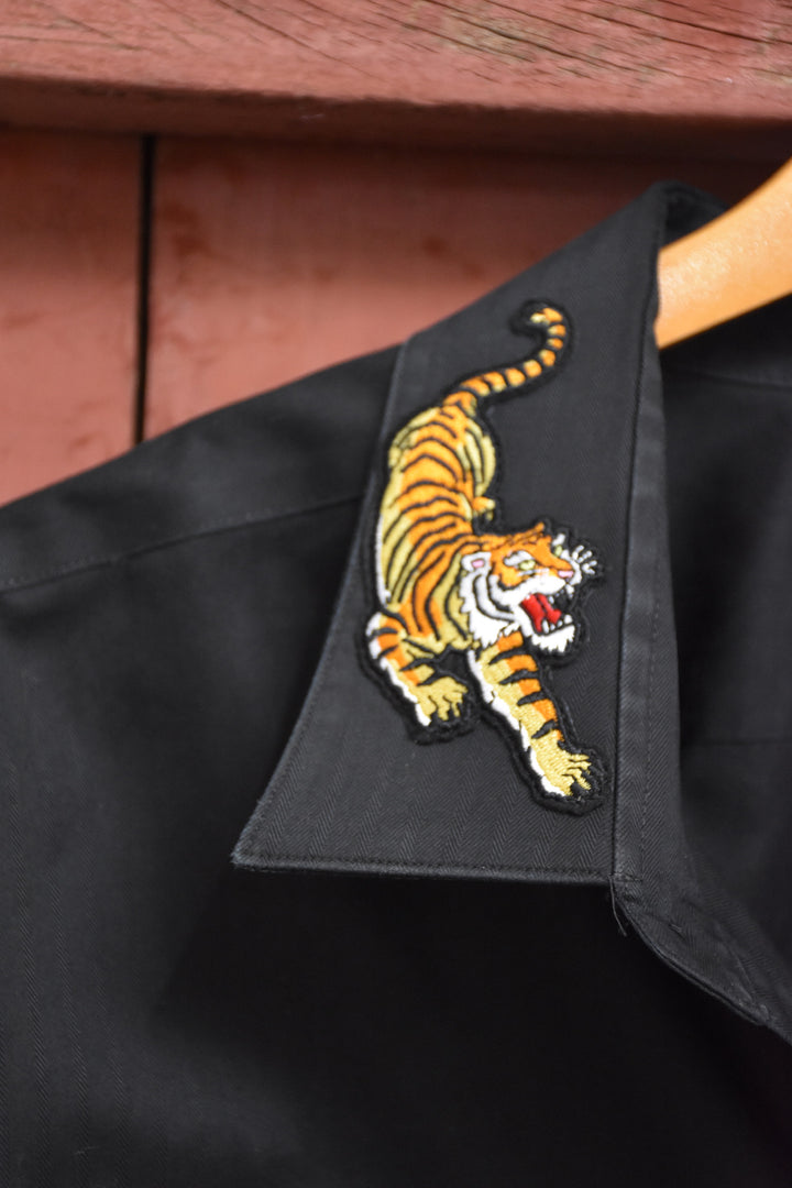 JOE TIGER BUTTON DOWN