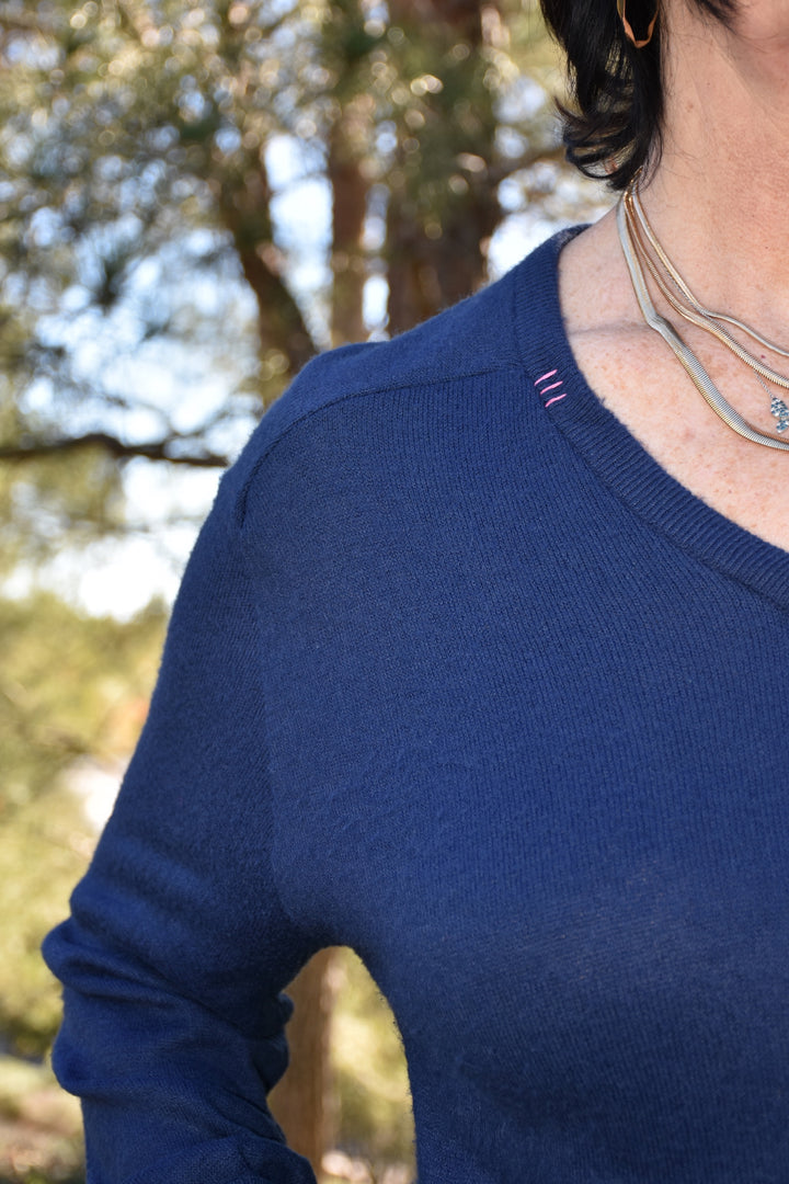 IZOD NAVY SWEATER
