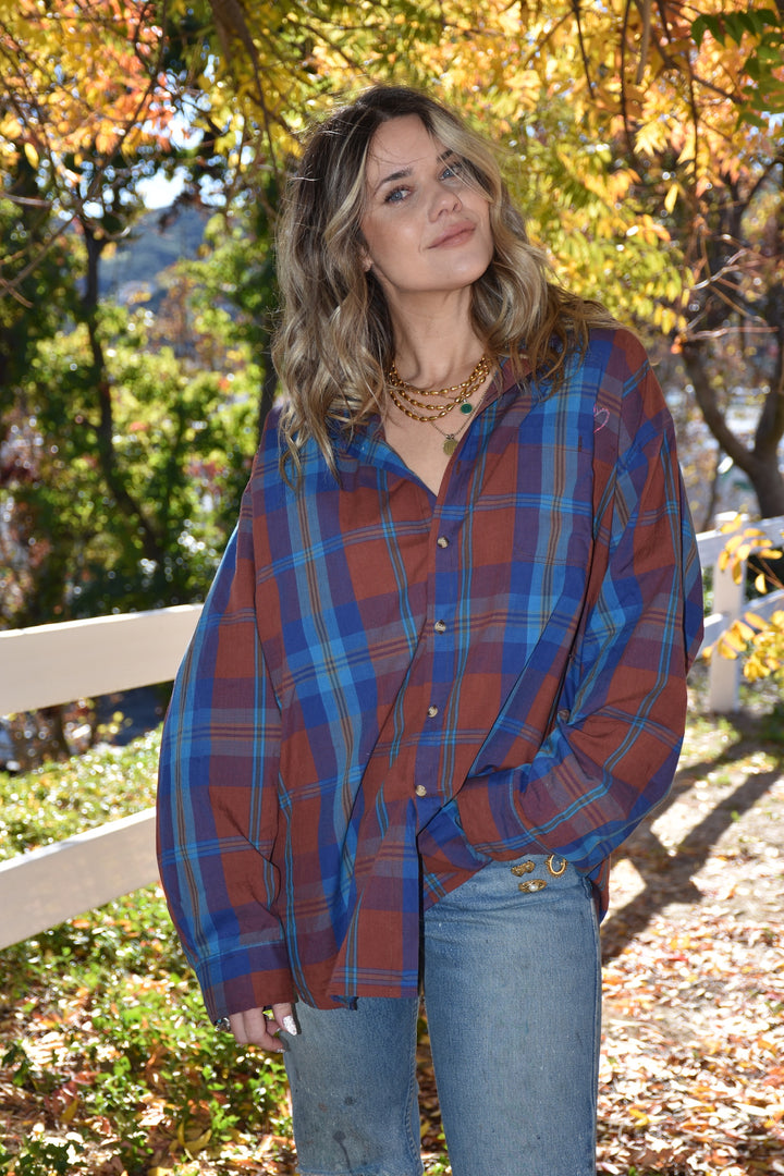 STEEPLE CHASE BUTTON DOWN