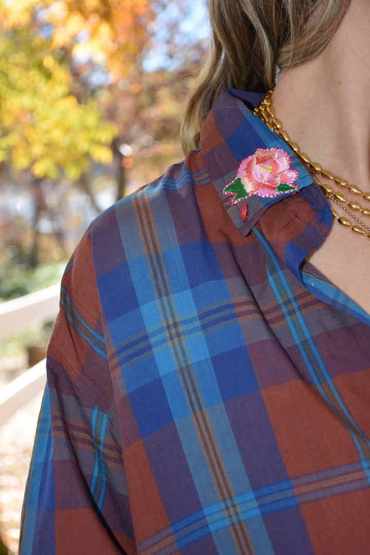 STEEPLE CHASE BUTTON DOWN