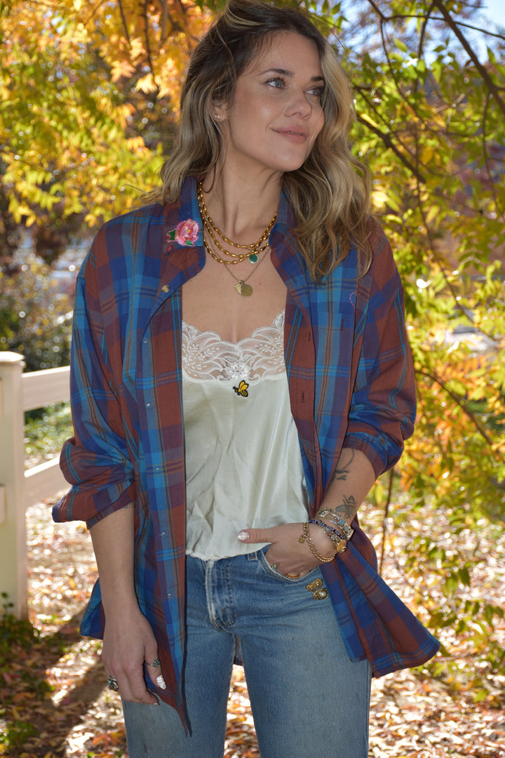 STEEPLE CHASE BUTTON DOWN