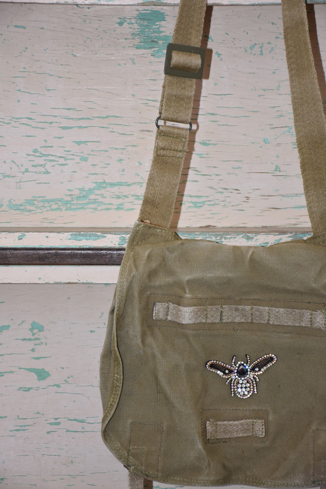 HONEY BEE CROSSBODY BAG