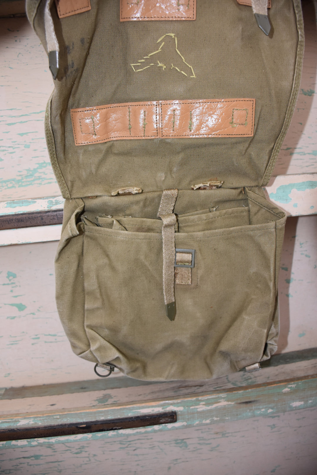 HONEY BEE CROSSBODY BAG