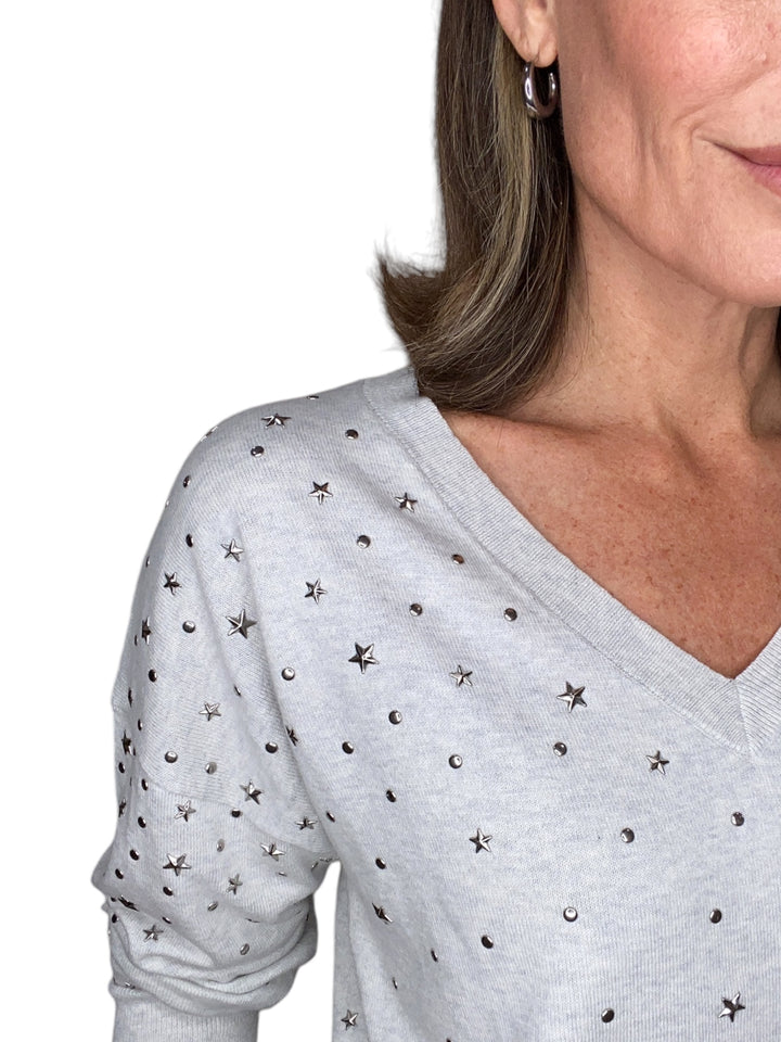 STAR STUDDED V-NECK SWEATER-SILVER