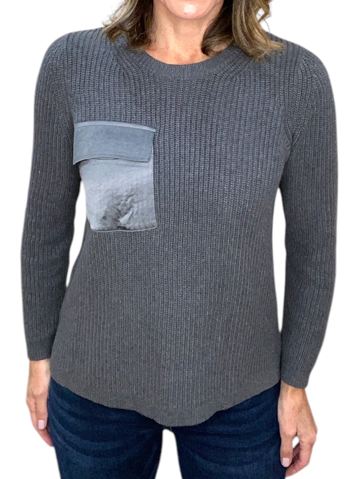 SHAKER CREW NECK SWEATER W/ SATIN POCKET-GUNMETAL