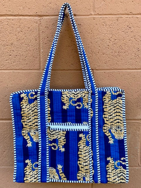 QUILTED TOTE WITH TIGER PRINT