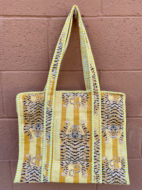 QUILTED TOTE WITH TIGER PRINT