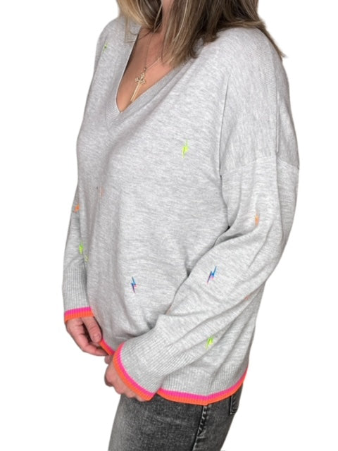 ELECTRIC EMBROIDERY V-NECK SWEATER-CHROMIUM/NEON PINK