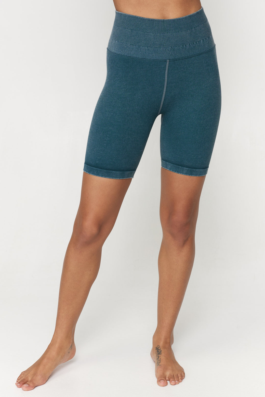 RUFFLE SHORTS - FOLIAGE SEAMLESS MINERAL - Kingfisher Road - Online Boutique