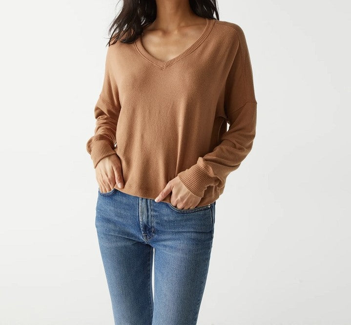 VIC RELAXED V-NECK PULLOVER-CAMEL