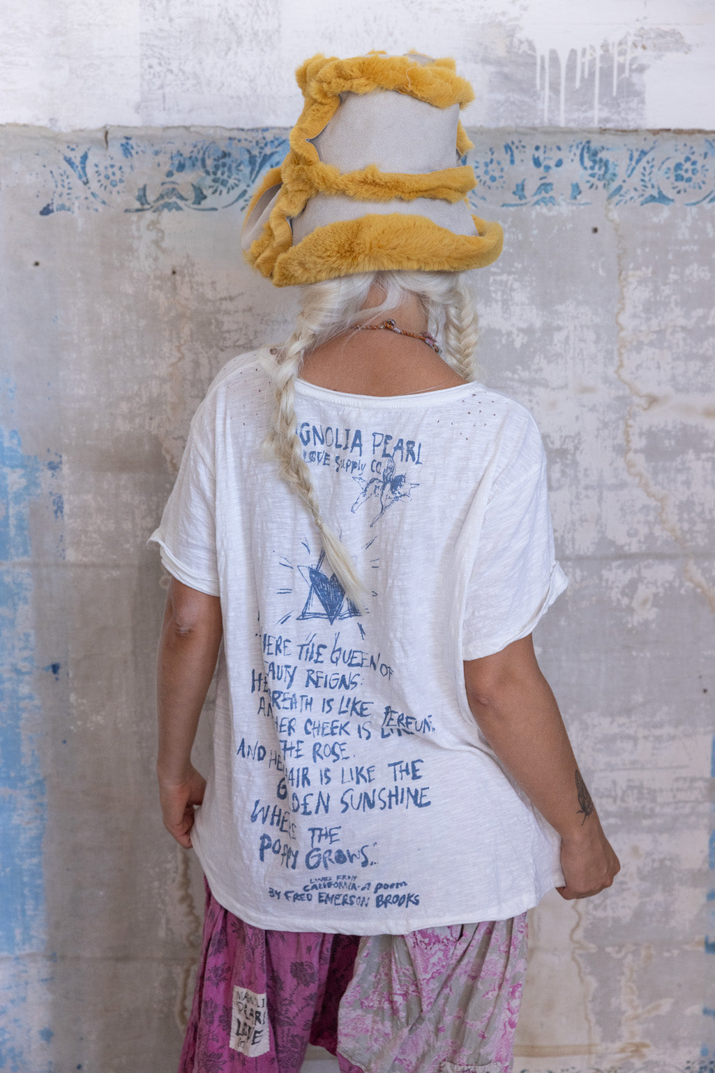 Kingfisher Road Magnolia Pearl WHERE THE POPPY GROWS T-TRUE